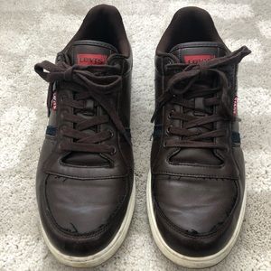 Men’s Levi’s tennis shoes